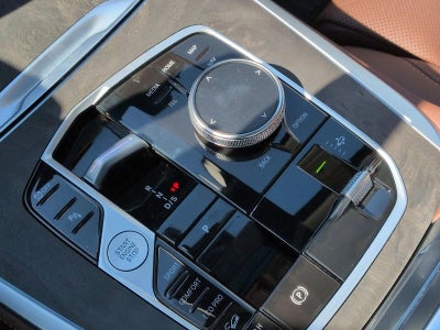 2026 BMW X7 xDrive40i Sports Activity Vehicle