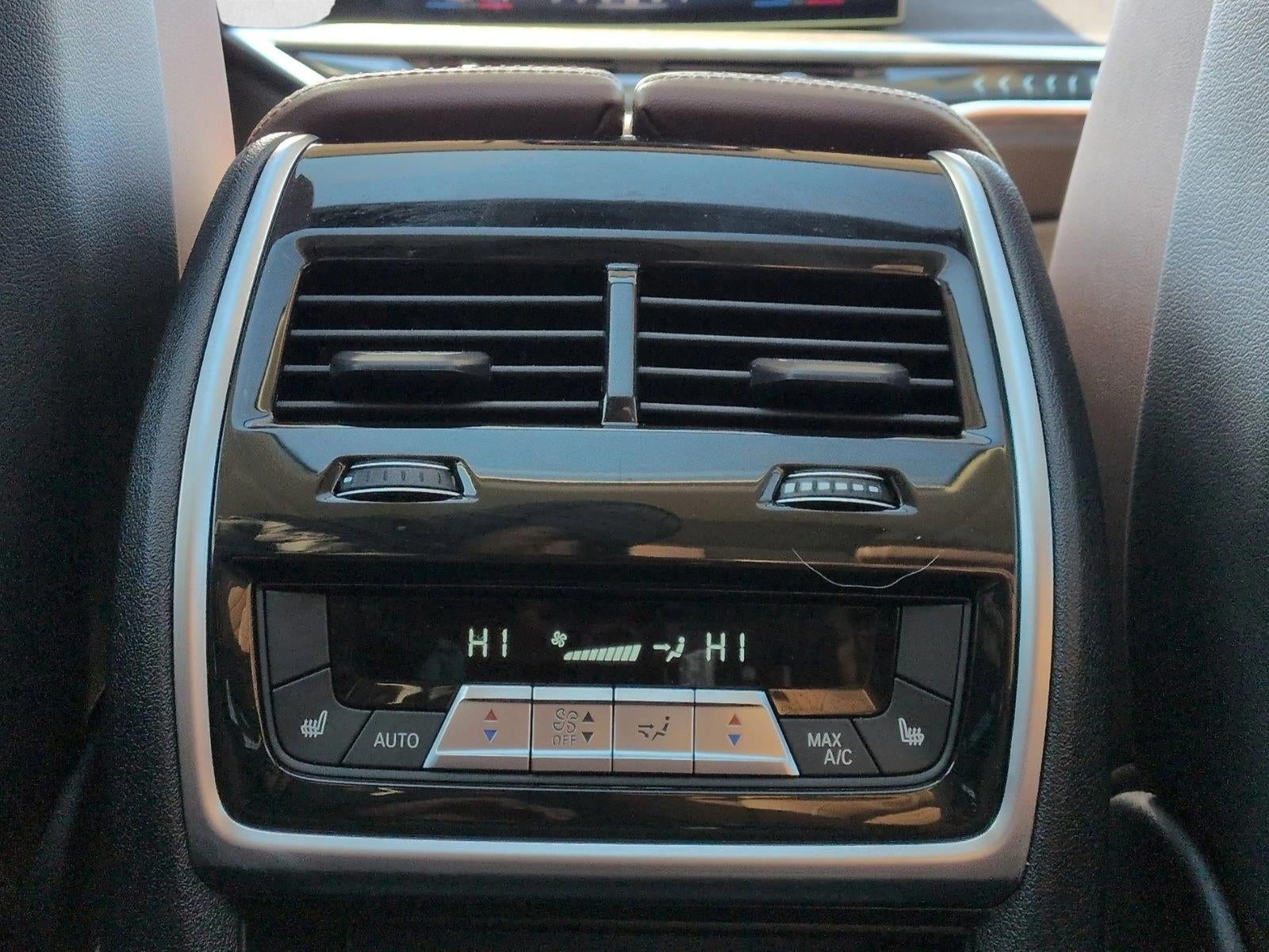 2026 BMW X7 xDrive40i Sports Activity Vehicle