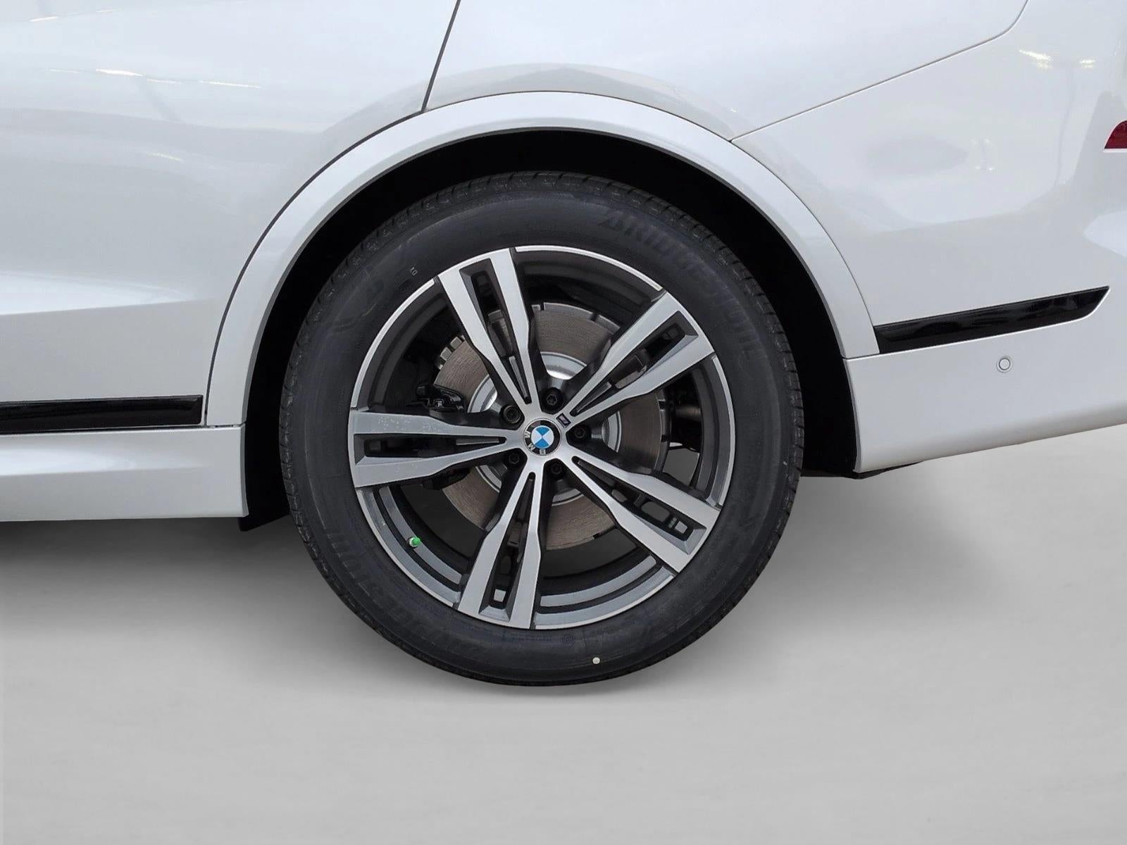 2026 BMW X7 xDrive40i Sports Activity Vehicle