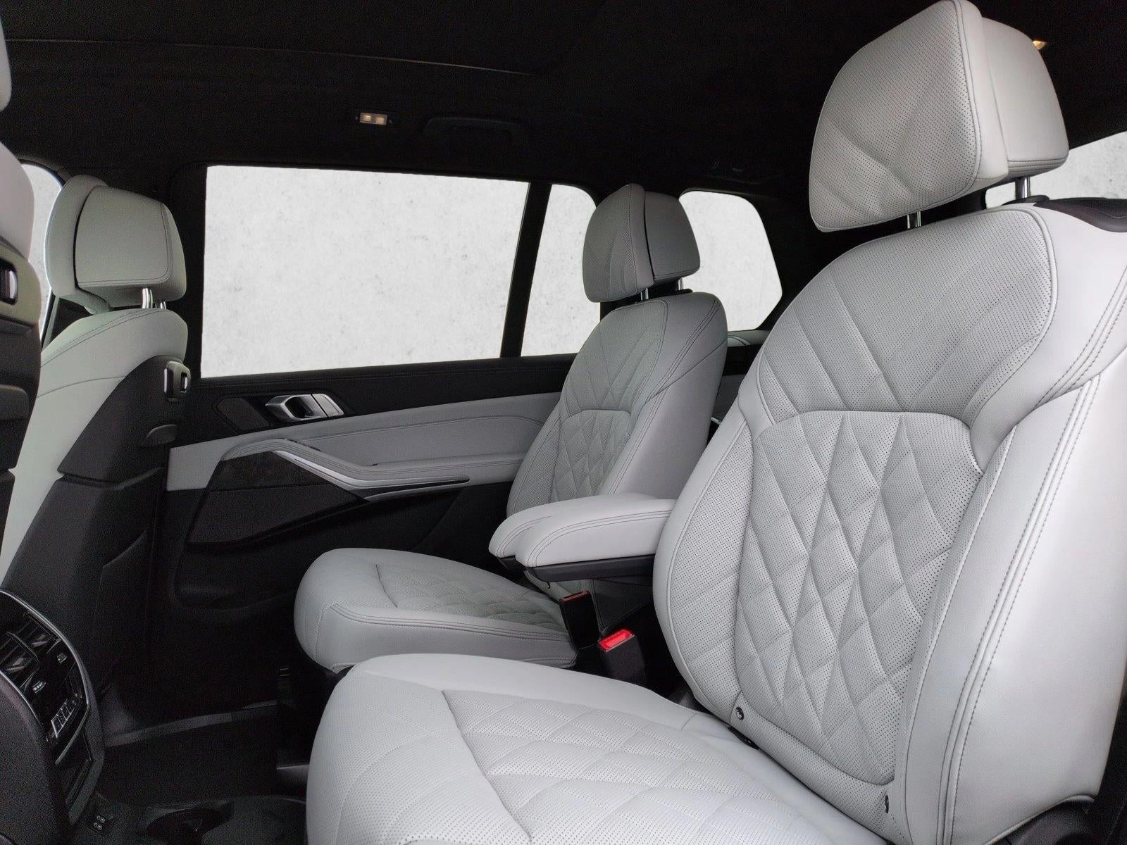 2026 BMW X7 xDrive40i Sports Activity Vehicle