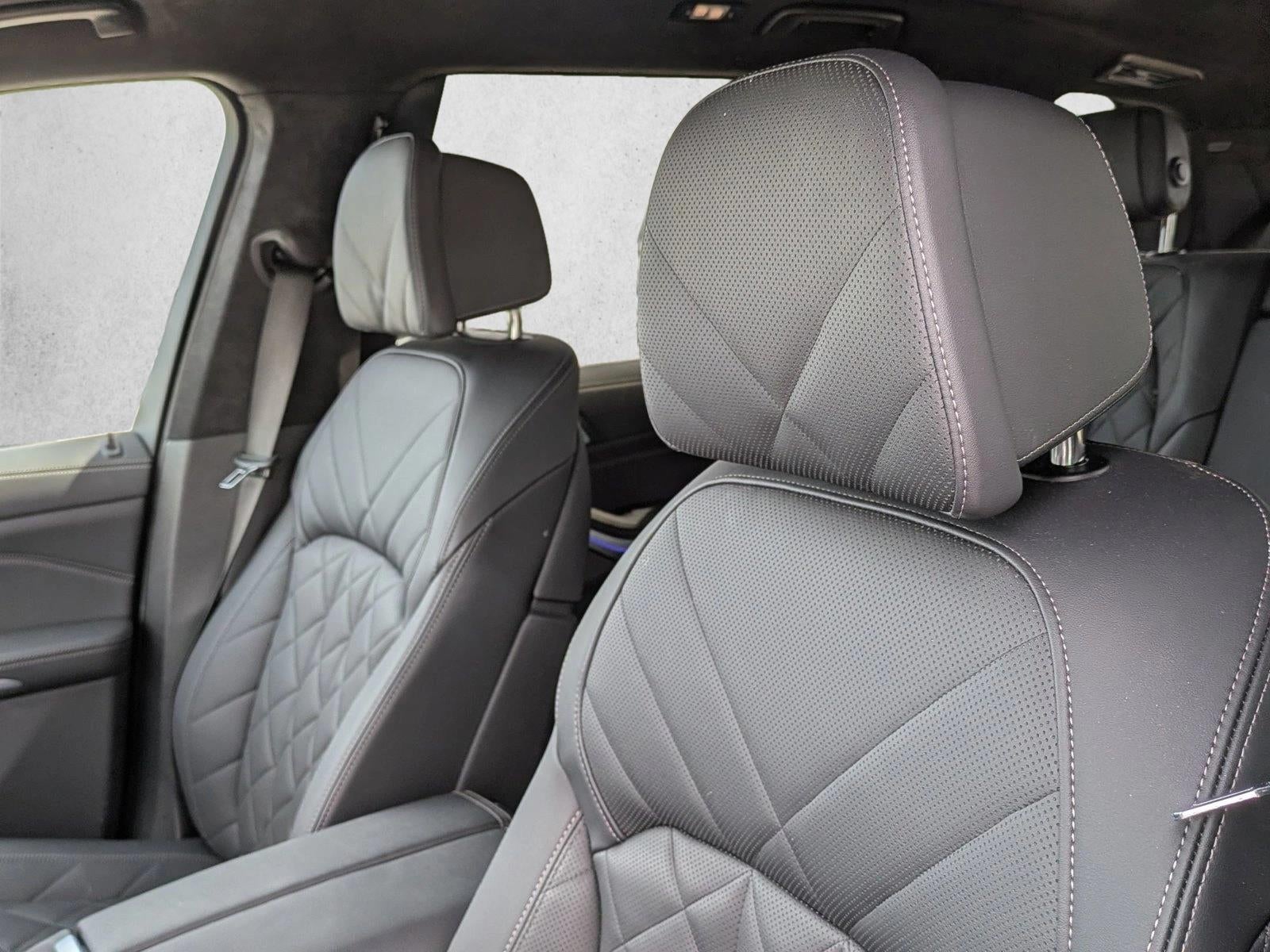 2025 BMW X7 xDrive40i Sports Activity Vehicle