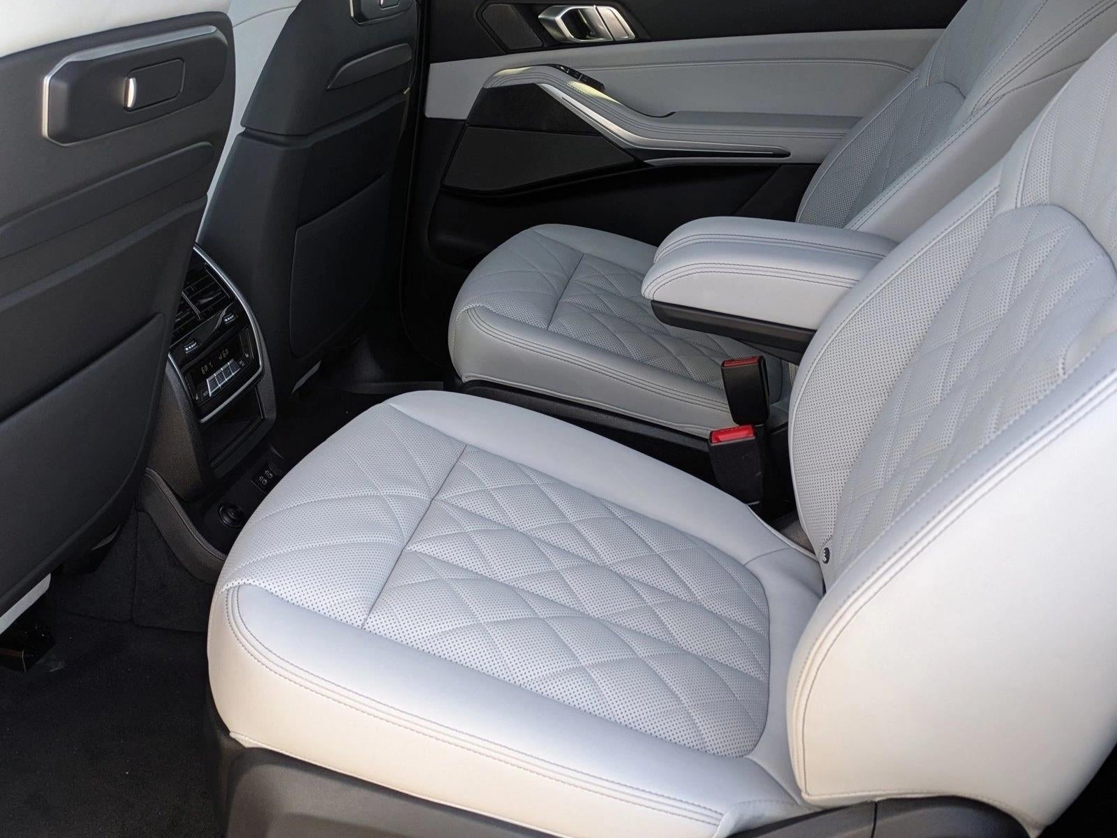 2026 BMW X7 xDrive40i Sports Activity Vehicle