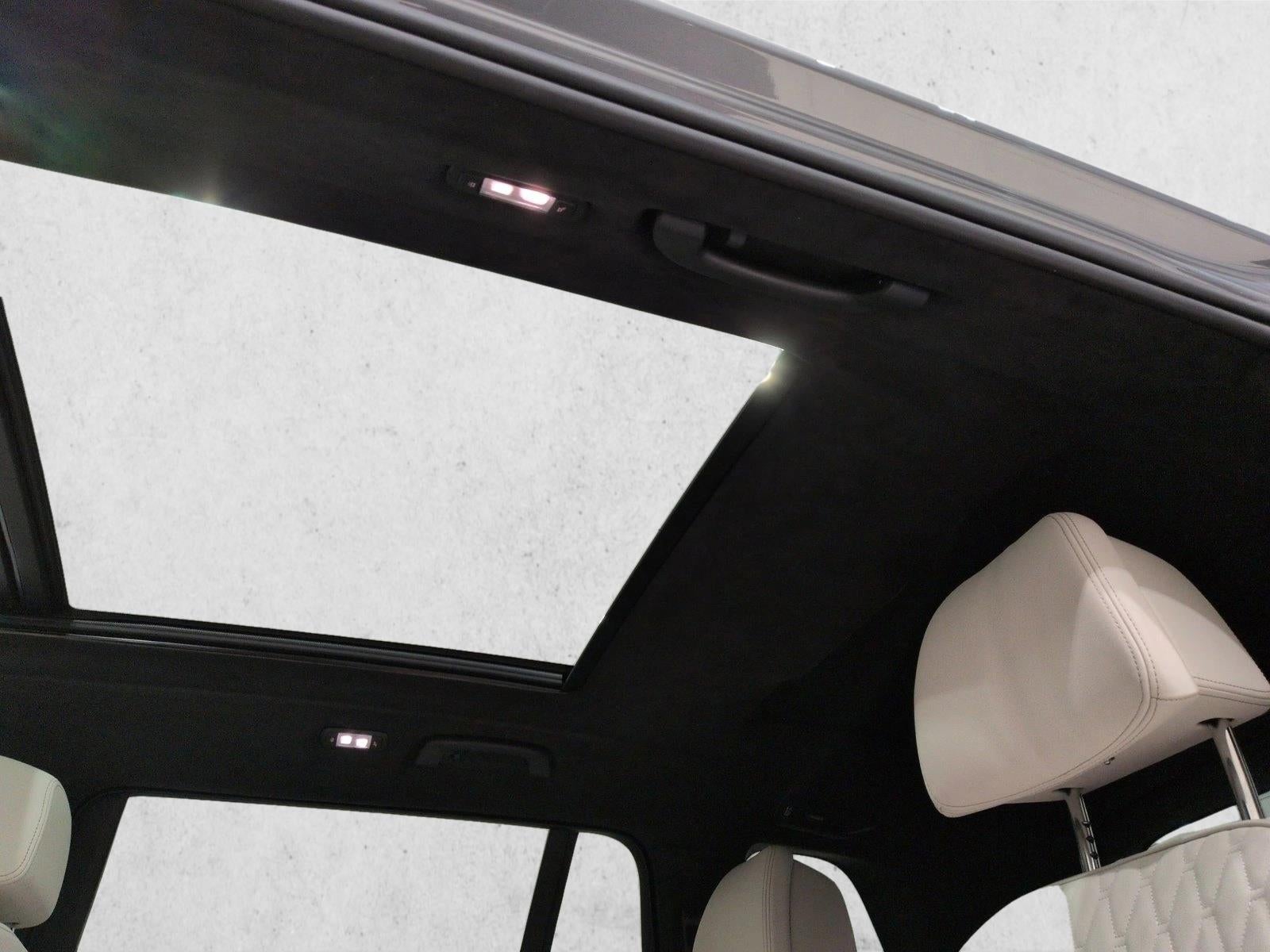 2025 BMW X7 M60i Sports Activity Vehicle