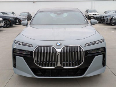 2025 BMW 740i xDrive Sedan
