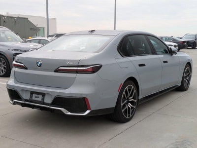 2025 BMW 740i xDrive Sedan