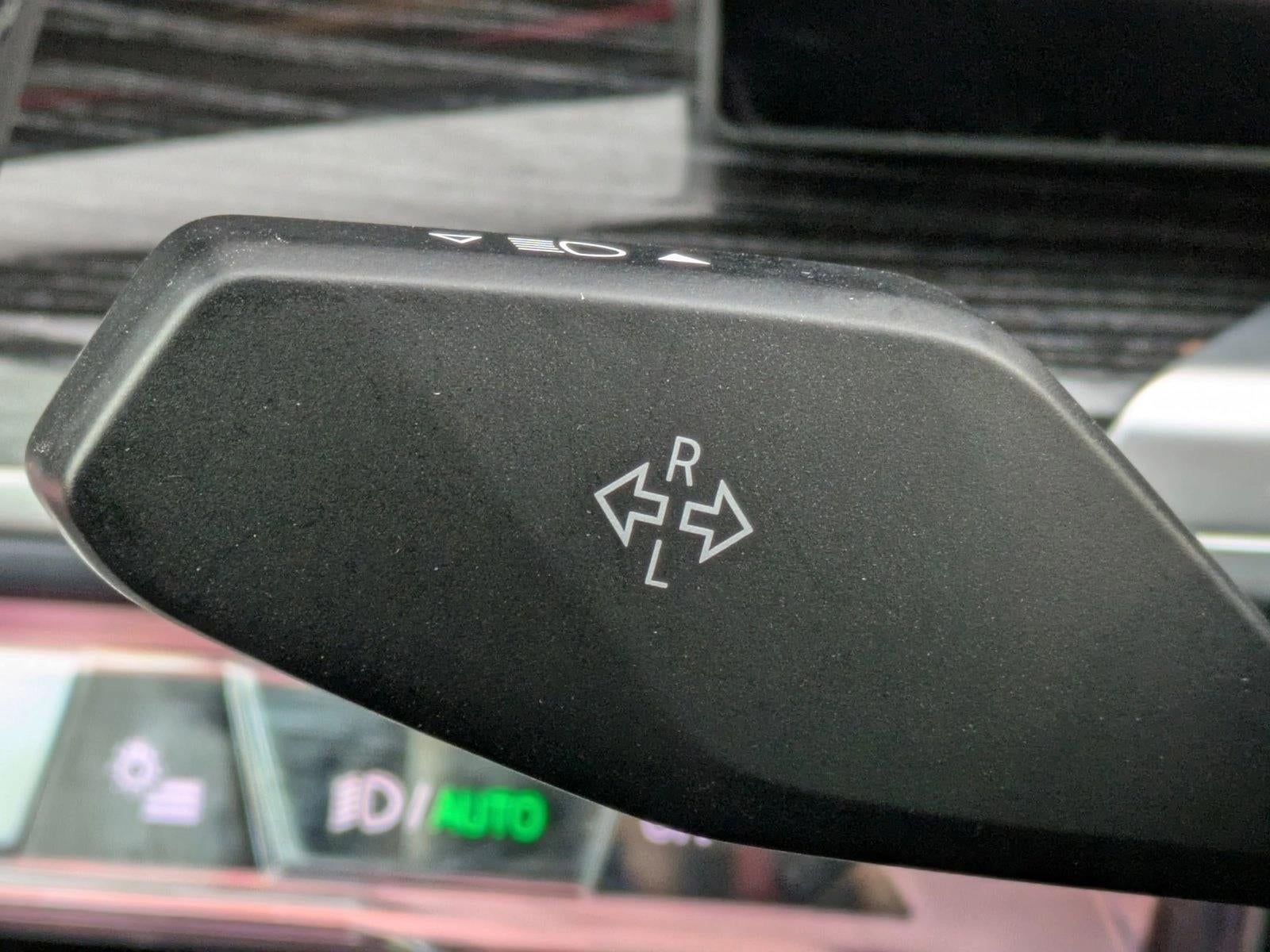 2025 BMW 740i xDrive Sedan