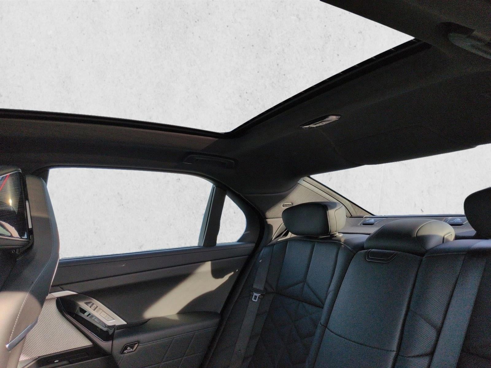 2025 BMW 740i xDrive Sedan