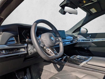 2025 BMW 740i xDrive Sedan