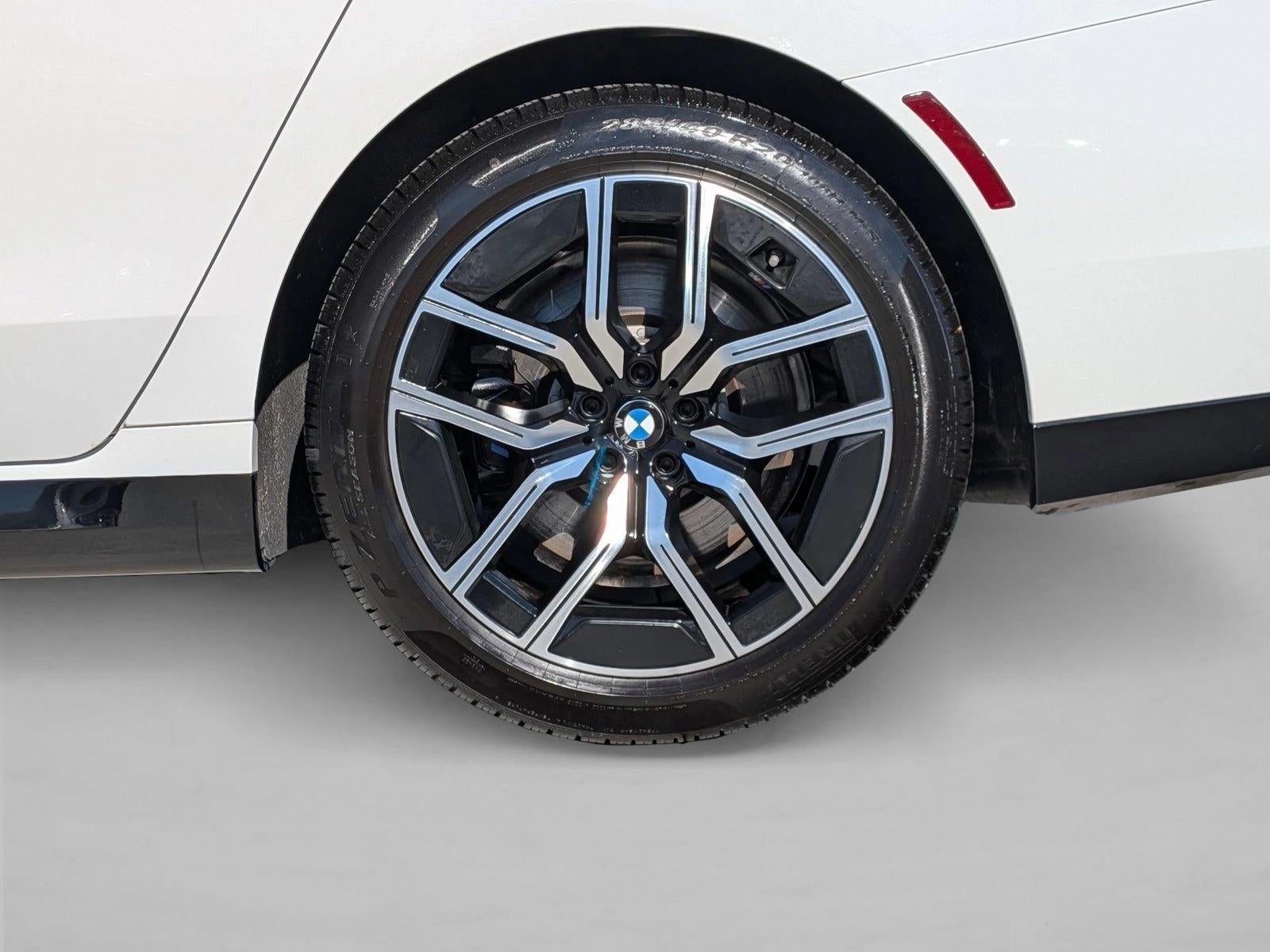 2025 BMW 740i xDrive Sedan