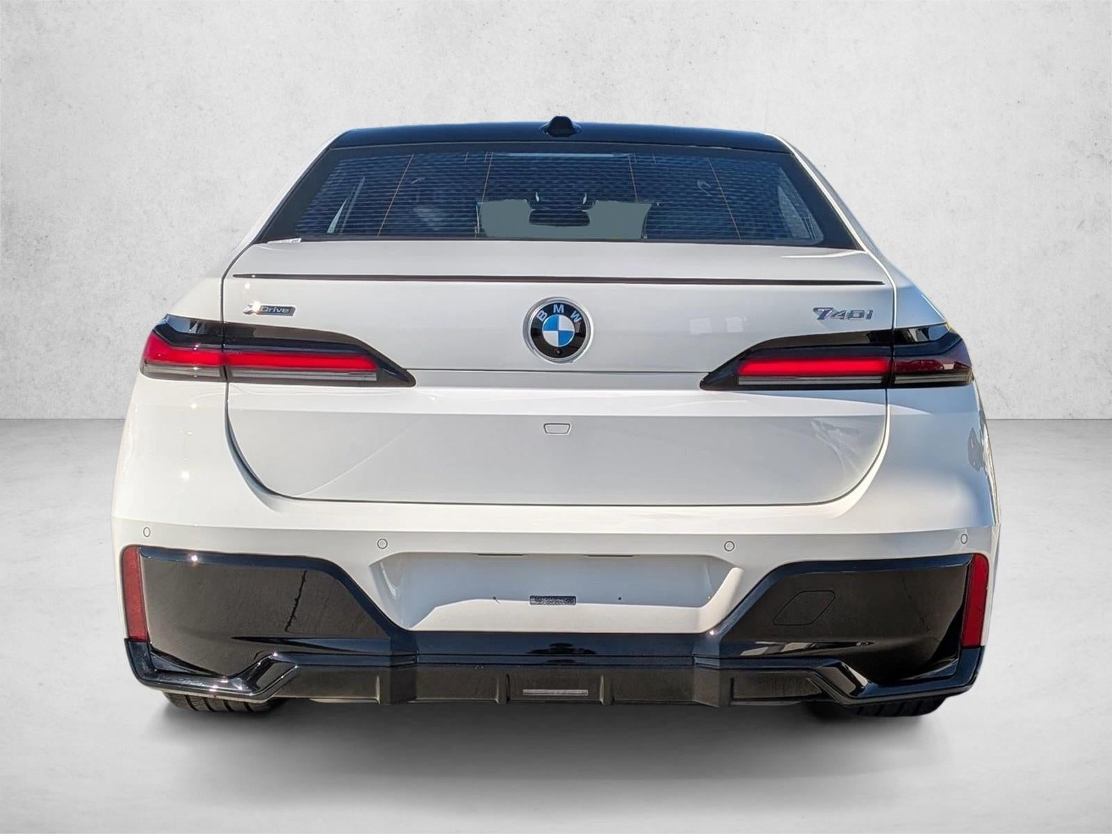 2025 BMW 740i xDrive Sedan