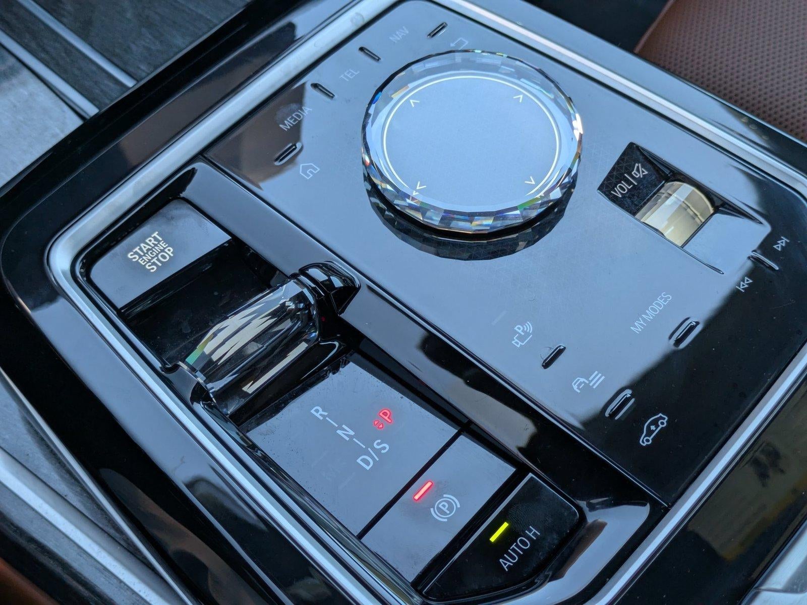 2025 BMW 750e xDrive Plug-In Hybrid