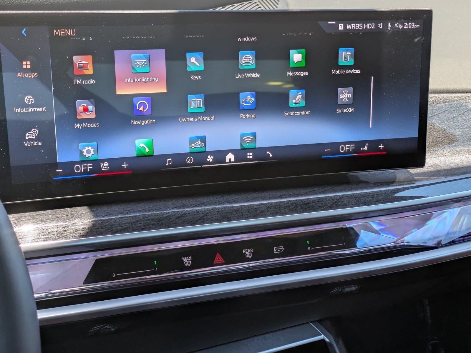 2025 BMW 750e xDrive Plug-In Hybrid