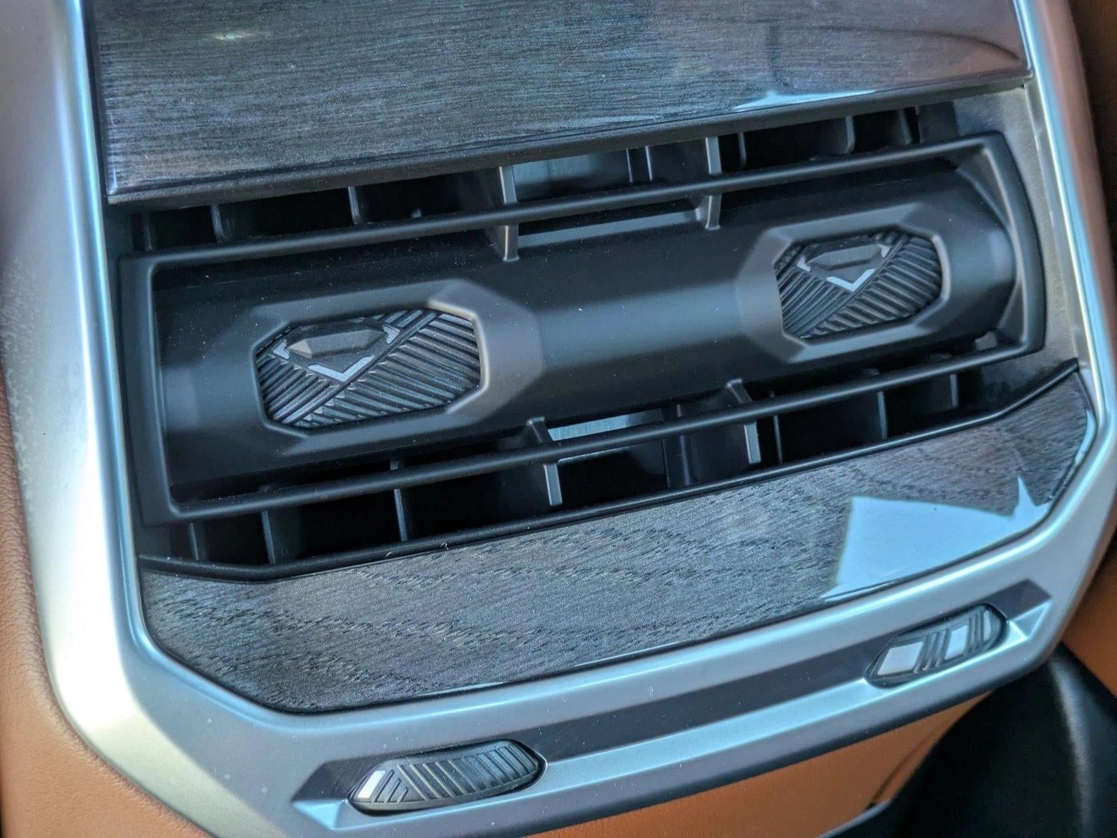 2025 BMW 750e xDrive Plug-In Hybrid