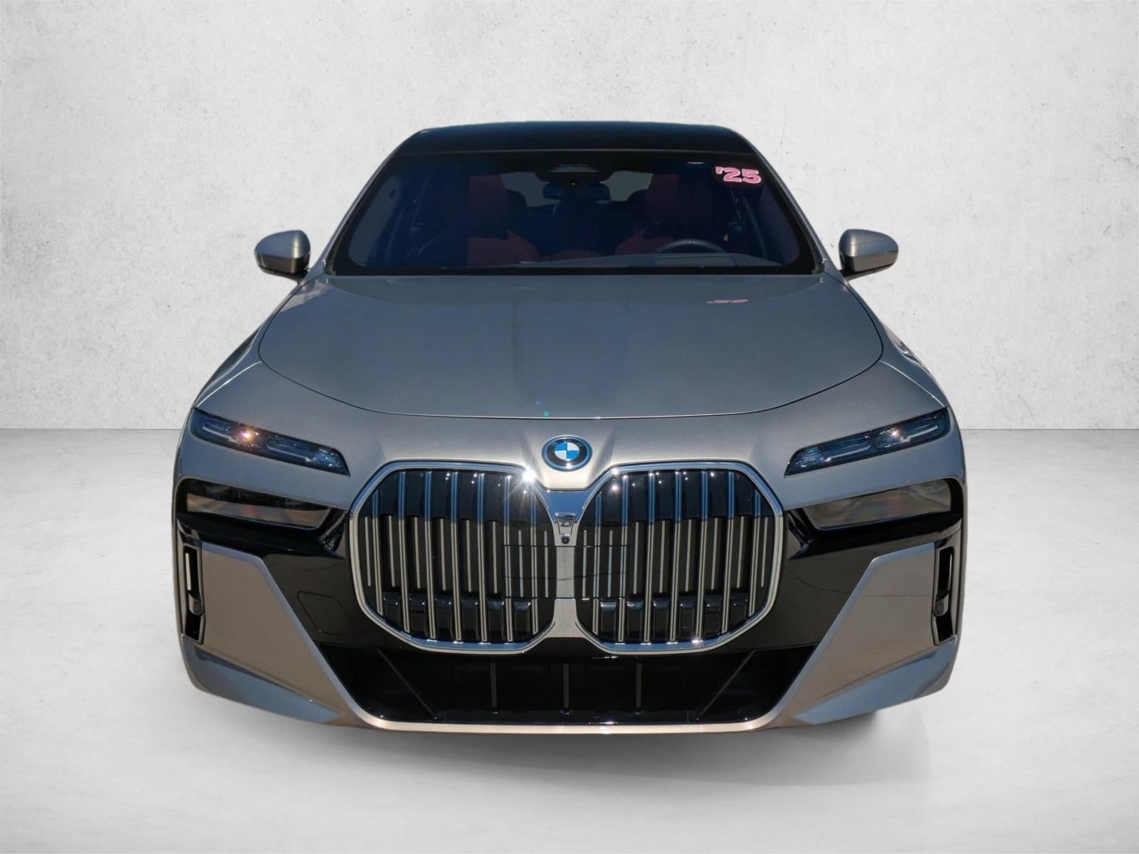 2025 BMW 750e xDrive Plug-In Hybrid