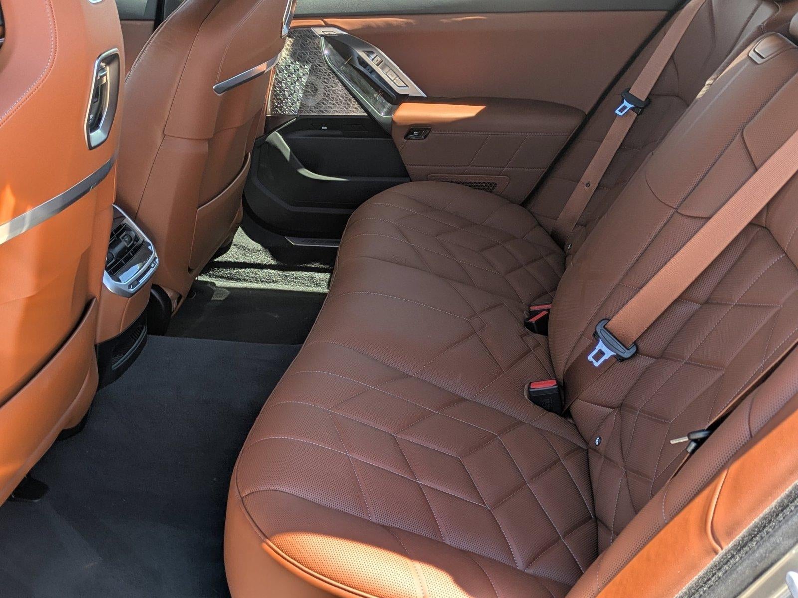 2025 BMW 750e xDrive Plug-In Hybrid