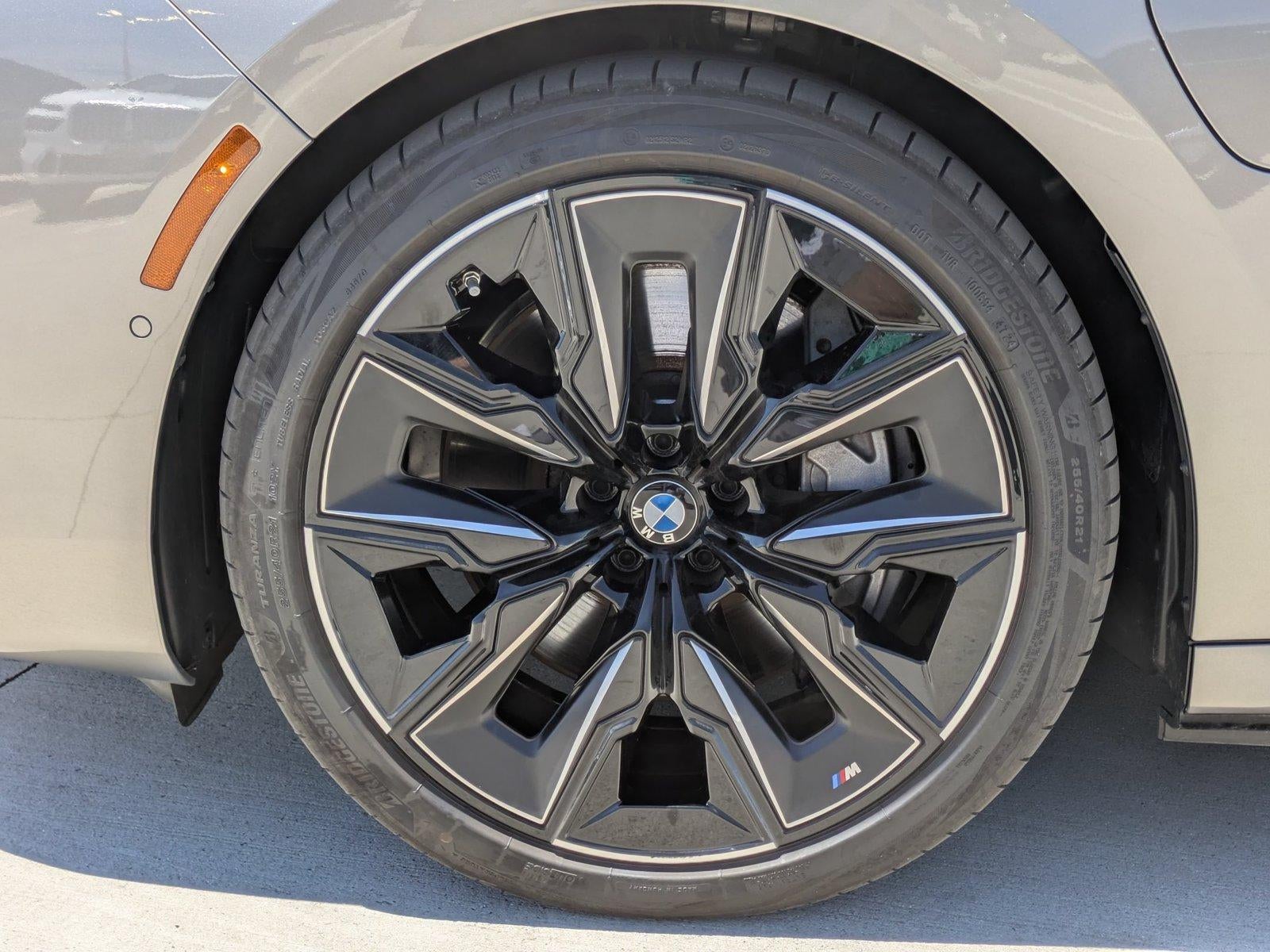 2025 BMW 750e xDrive Plug-In Hybrid