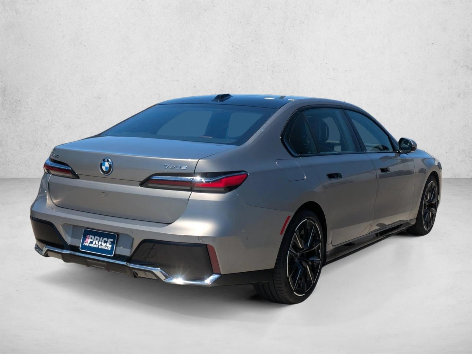 2025 BMW 750e xDrive Plug-In Hybrid