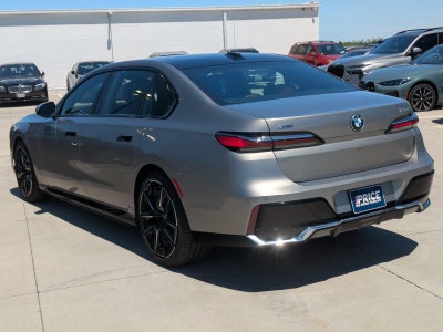 2025 BMW 750e xDrive Plug-In Hybrid