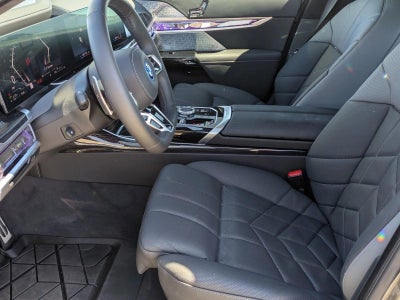 2025 BMW 750e xDrive Plug-In Hybrid