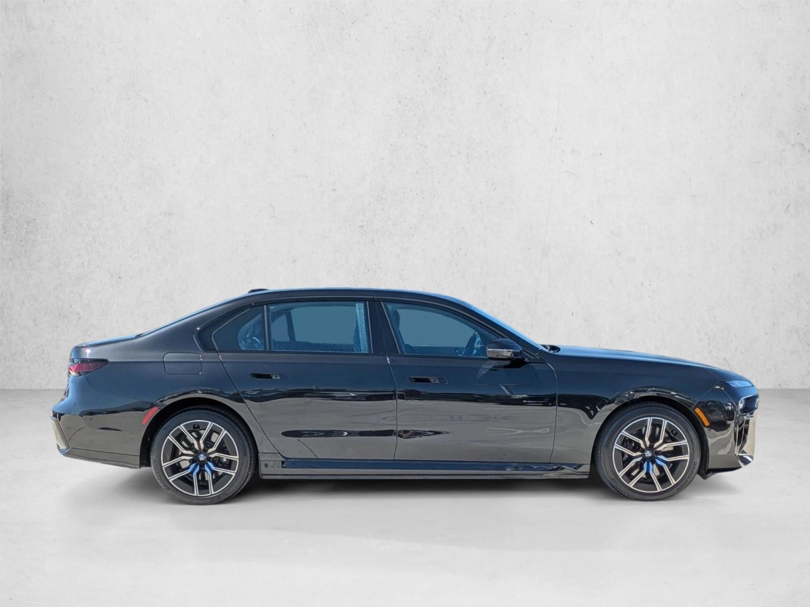 2025 BMW 750e xDrive Plug-In Hybrid