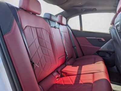 2025 BMW 530i xDrive Sedan