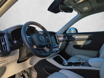 2023 Volvo XC40 B4 FWD Plus Bright Theme