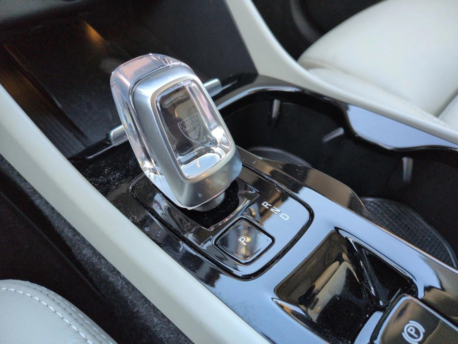 2023 Volvo XC40 B4 FWD Plus Bright Theme