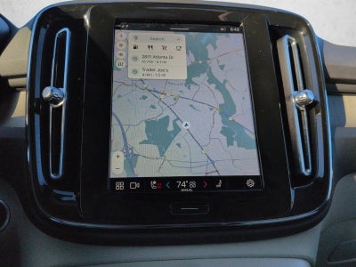 2023 Volvo XC40 B4 FWD Plus Bright Theme