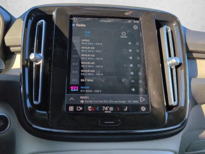 2023 Volvo XC40 B4 FWD Plus Bright Theme