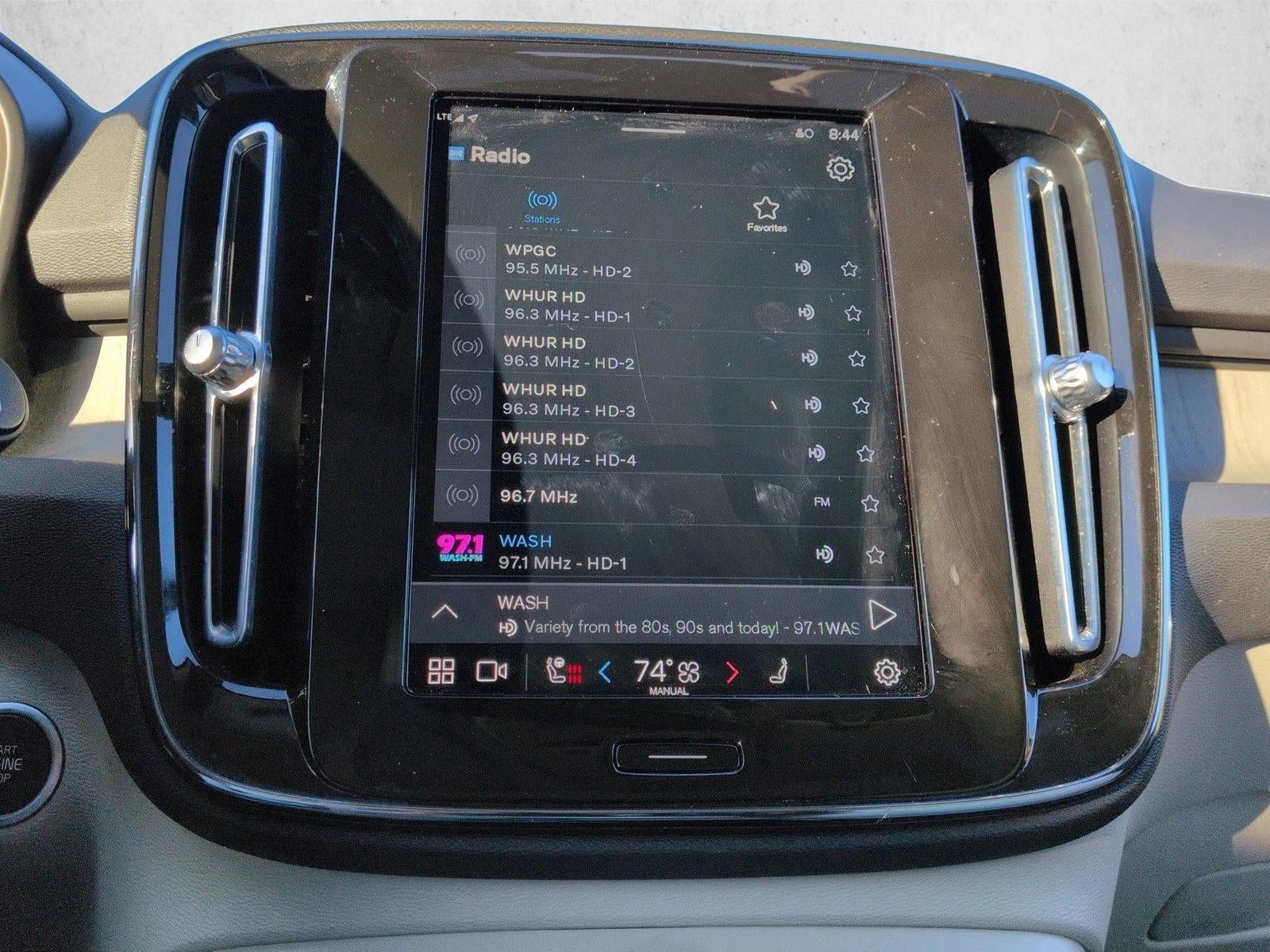 2023 Volvo XC40 B4 FWD Plus Bright Theme