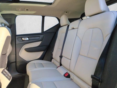 2023 Volvo XC40 B4 FWD Plus Bright Theme