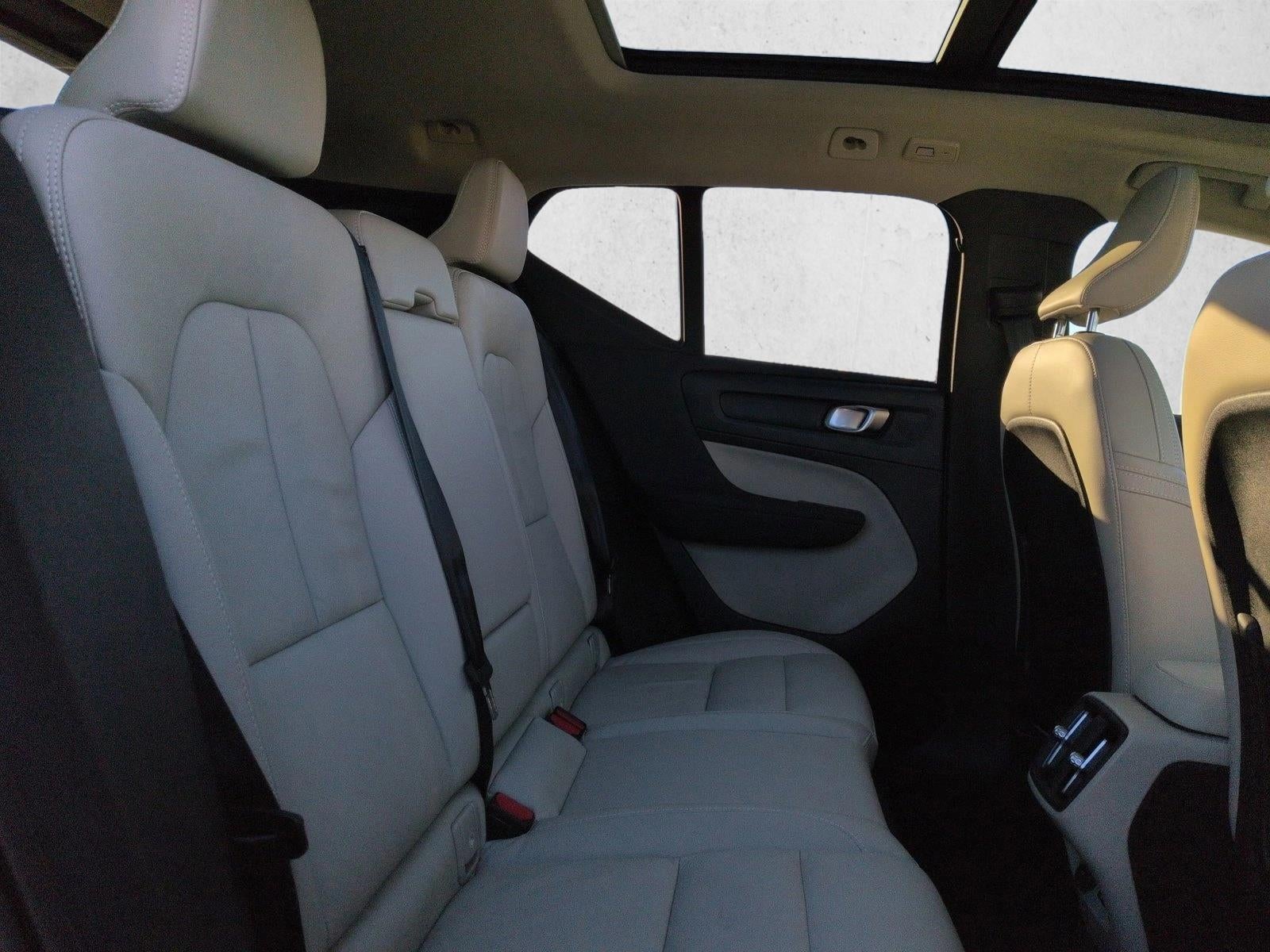 2023 Volvo XC40 B4 FWD Plus Bright Theme