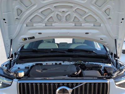 2023 Volvo XC40 B4 FWD Plus Bright Theme