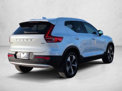 2023 Volvo XC40 B4 FWD Plus Bright Theme