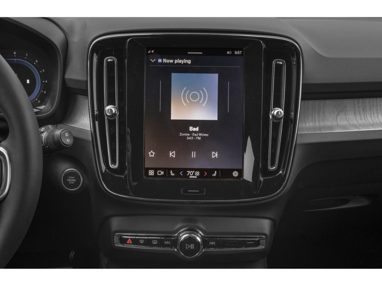 2023 Volvo XC40 B4 FWD Plus Bright Theme