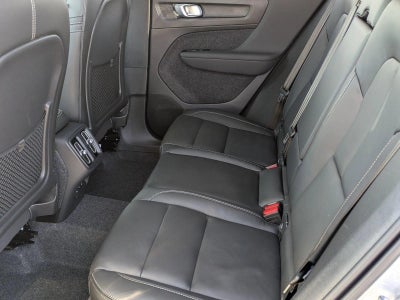 2025 Volvo XC40 B5 AWD Plus Dark Theme