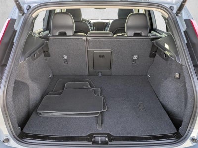 2025 Volvo XC40 B5 AWD Plus Dark Theme