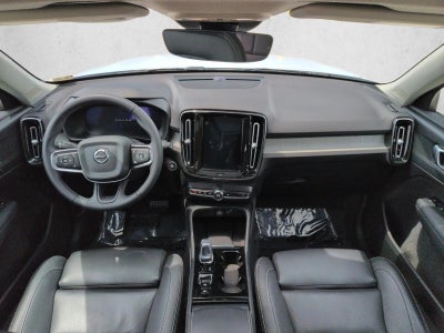 2024 Volvo XC40 B5 AWD Plus Dark Theme