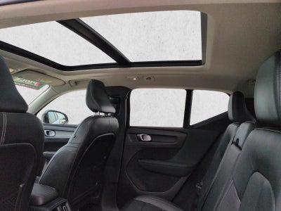 2024 Volvo XC40 B5 AWD Plus Dark Theme