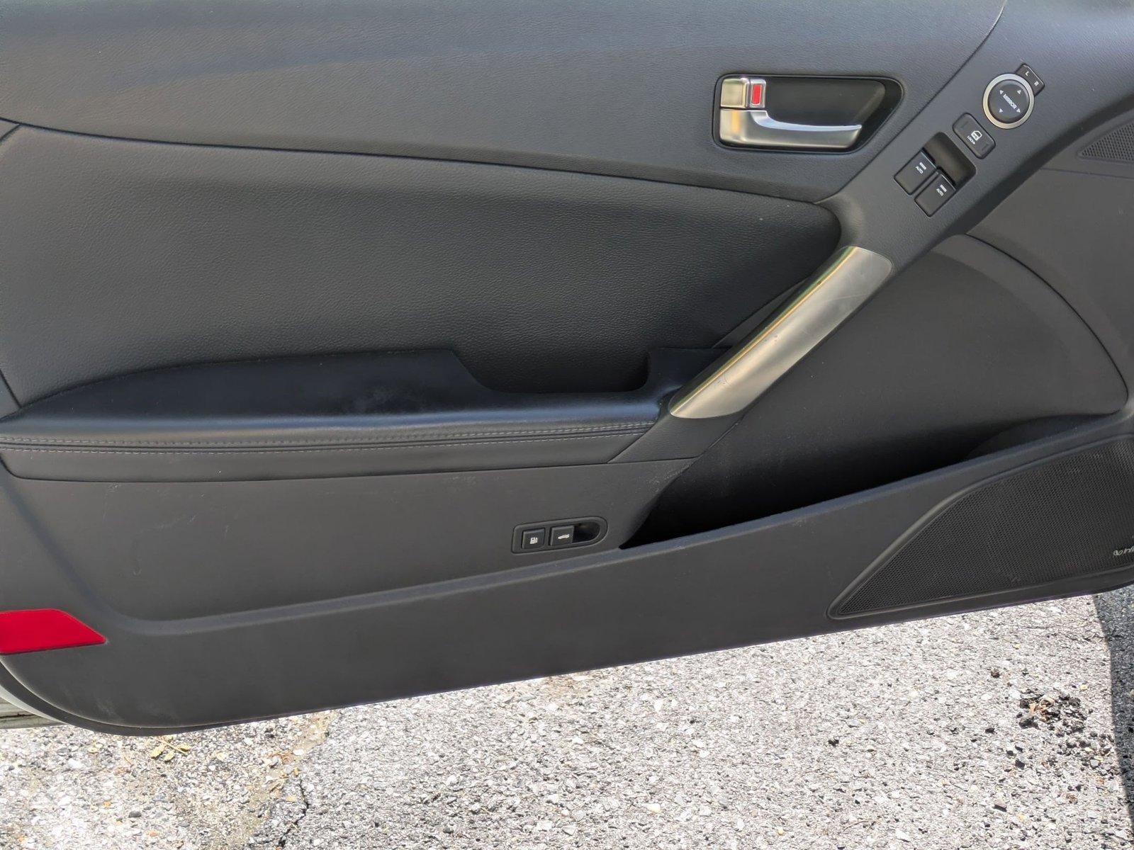 2013 Hyundai GENESIS Coupe 2dr V6 3.8L Man Track