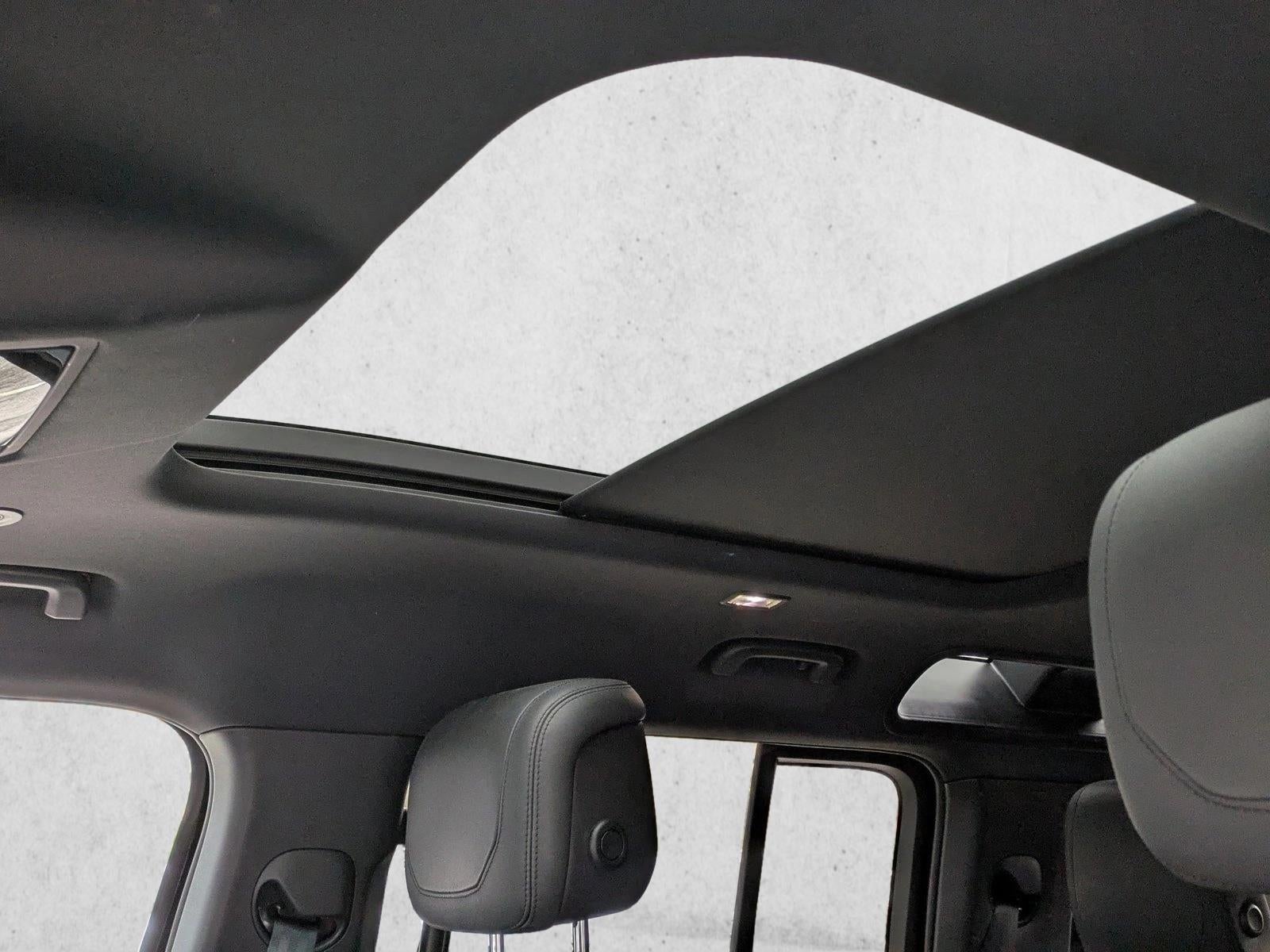 2023 Land Rover Defender 110 X-Dynamic SE AWD