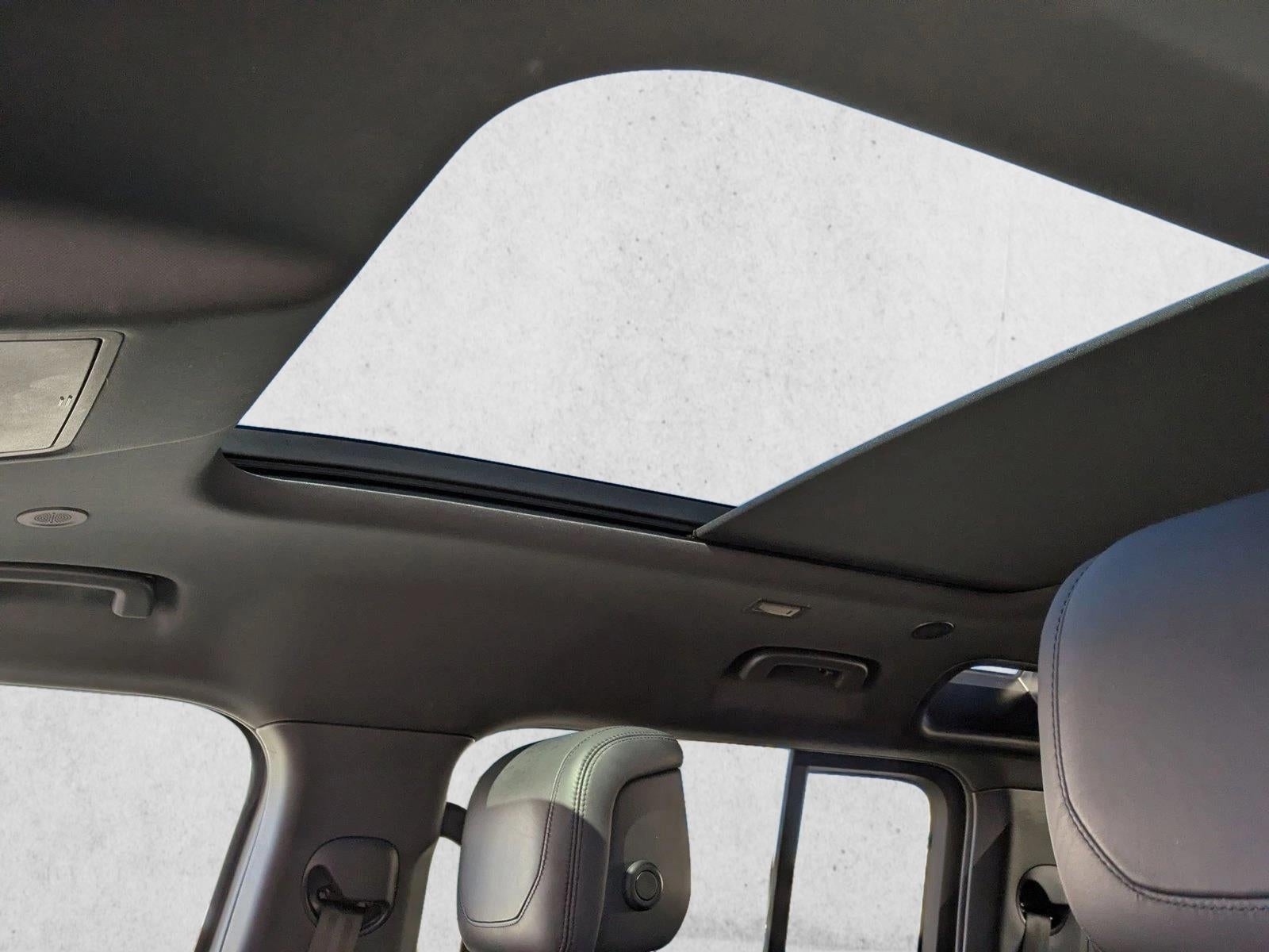 2022 Land Rover Defender 110 X-Dynamic HSE AWD