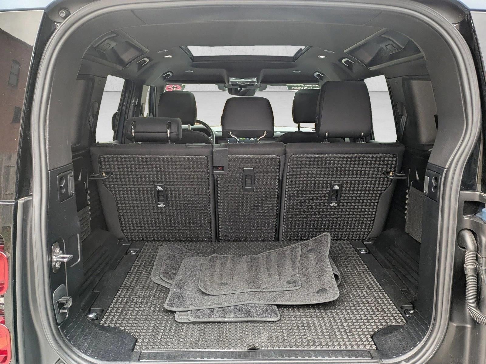 2025 Land Rover Defender 110 P300 S