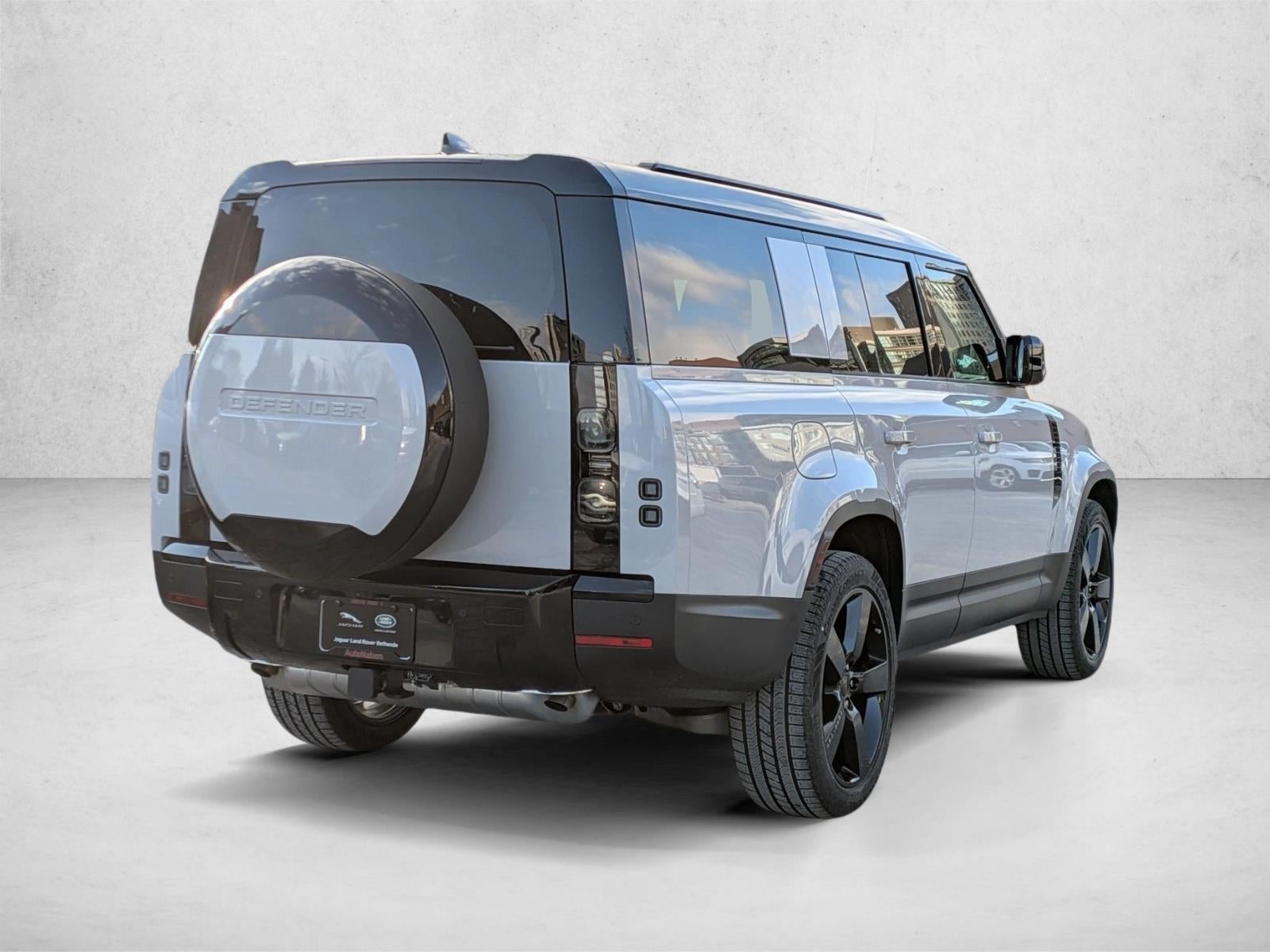 2026 Land Rover Defender 130 P300 S