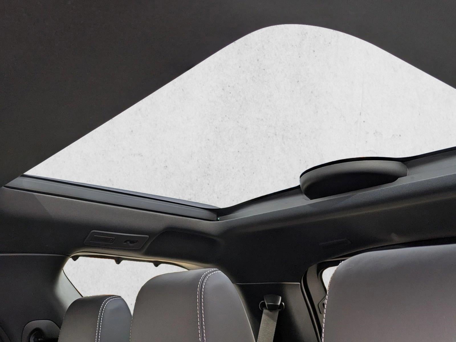 2024 Land Rover Discovery P300 Dynamic SE