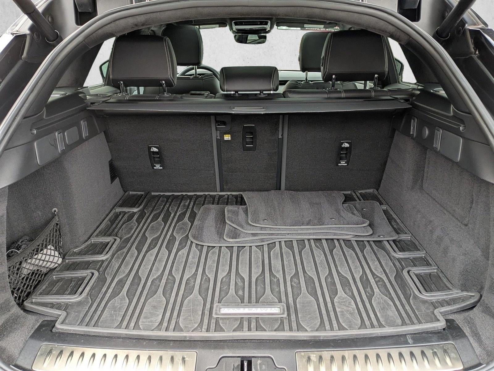 2022 Land Rover Range Rover Velar P250 R-Dynamic S