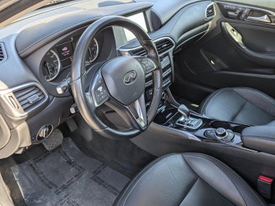 2017 INFINITI QX30 Luxury FWD