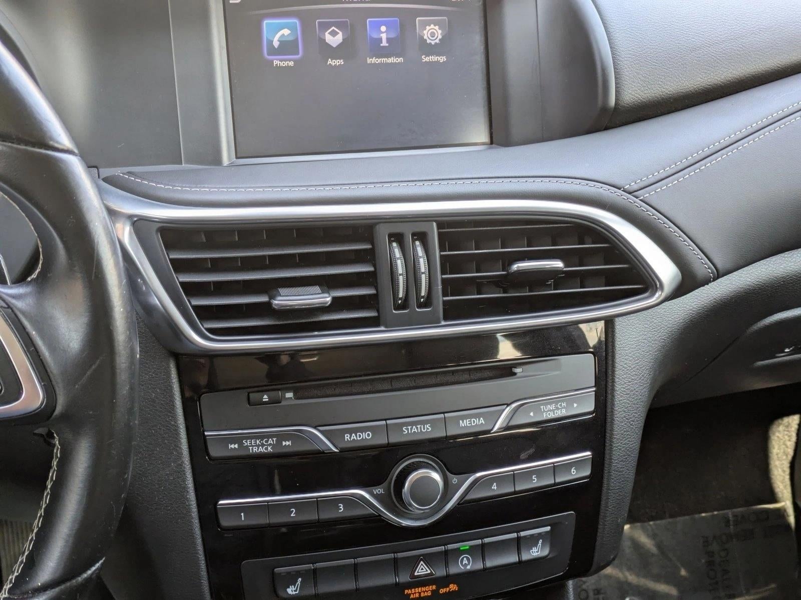 2017 INFINITI QX30 Luxury FWD