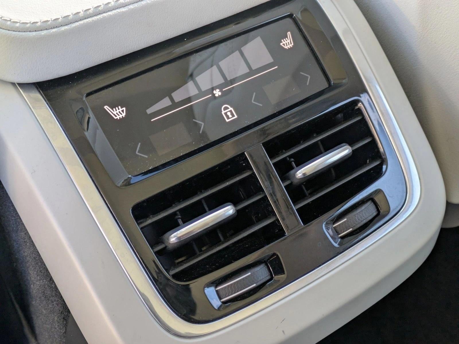 2024 Volvo XC90 B6 AWD Ultimate Bright Theme 7P