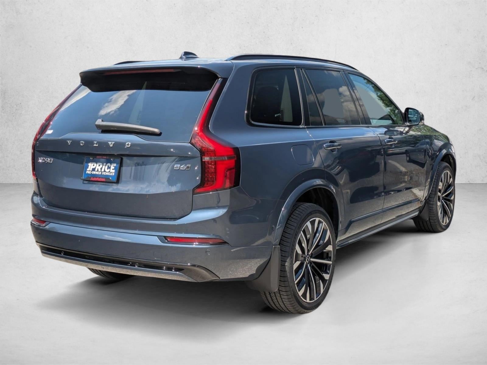 2026 Volvo XC90 B6 AWD Ultra Dark Theme 7-Seater